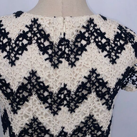 TALBOTS Black White Chevron Lace‎ Short Sleeve MIDI Dress Crochet 4P - Picture 11 of 16
